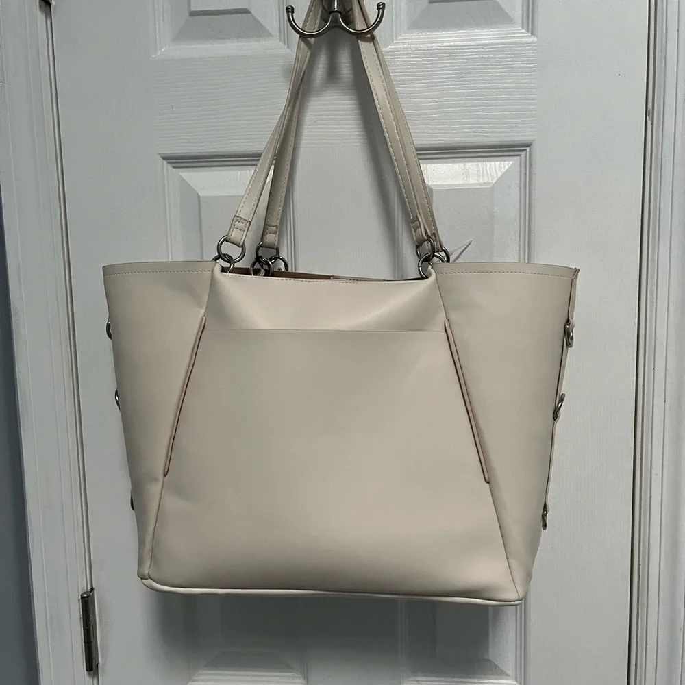 Steve Madden Vanilla Cream B swagger Tote Shoulder Bag Silver Chain Charms NWT - Picture 10 of 15